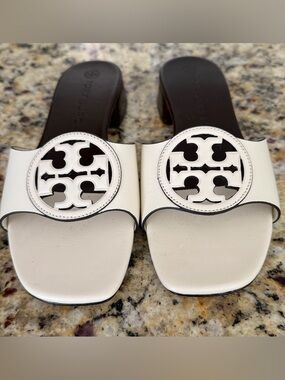 Tory Burch Bombe Miller Slide Sandals – Ivory/Coconut – Size 7 – Like New
